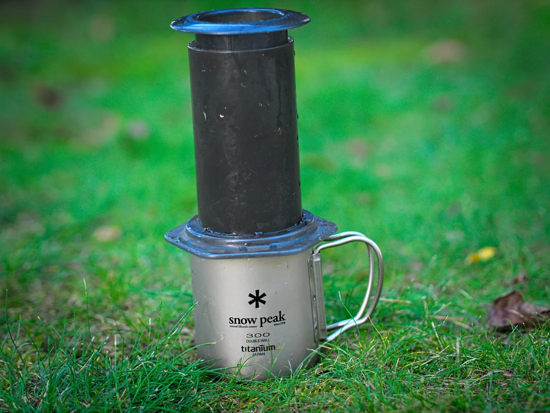 구형 Snow Peak 더블월 300 FH와 AeroPress 실물